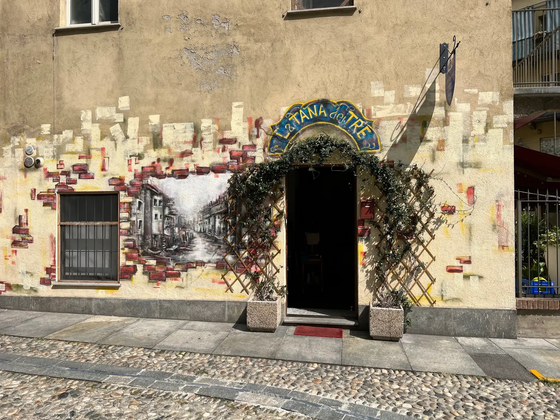 L'ingresso di La Tana dei Tre